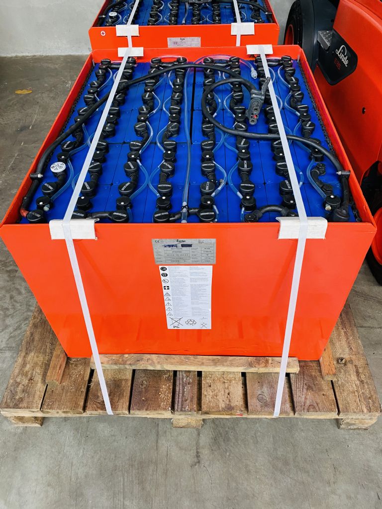 Hawker-80V Batterie 625 AH Bj.2018 72%-Antriebsbatterie-www.fleischmann-foerdertechnik.de