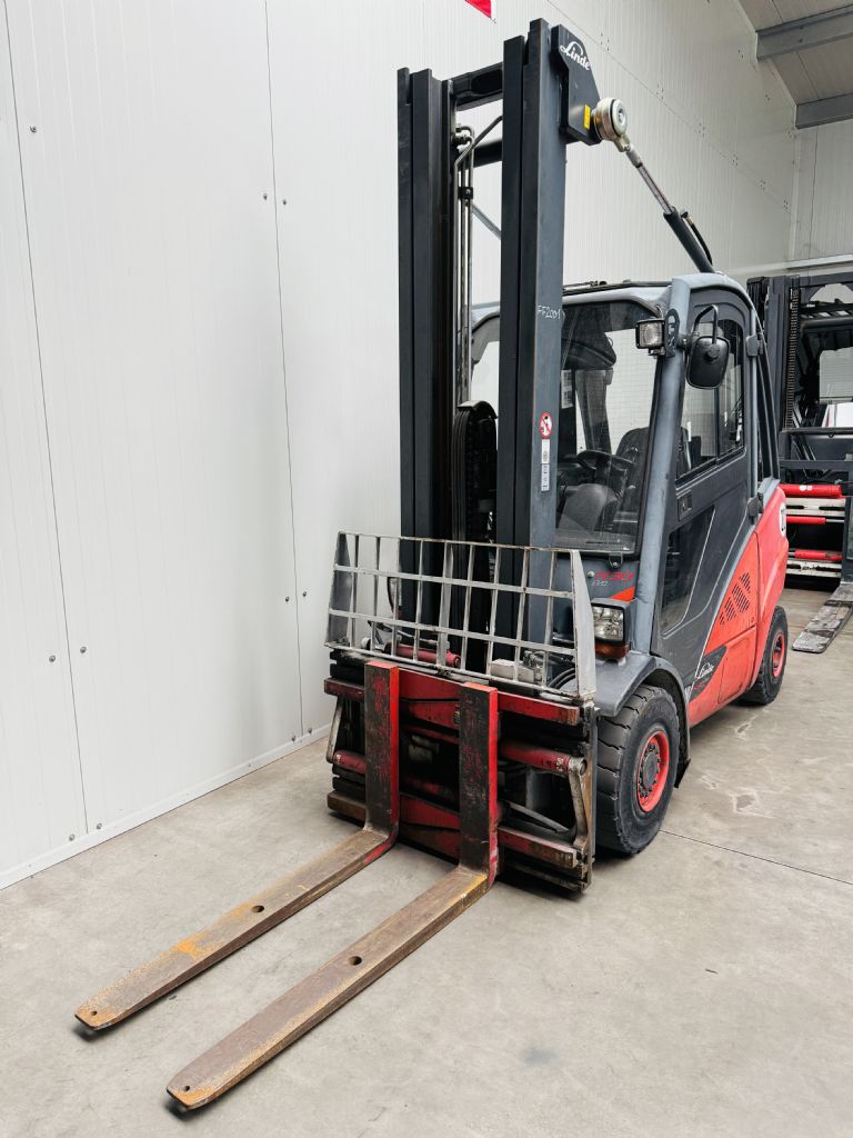 Linde-H 30 D-02 EVO 3B Triplex STVO-Dieselstapler-www.fleischmann-foerdertechnik.de