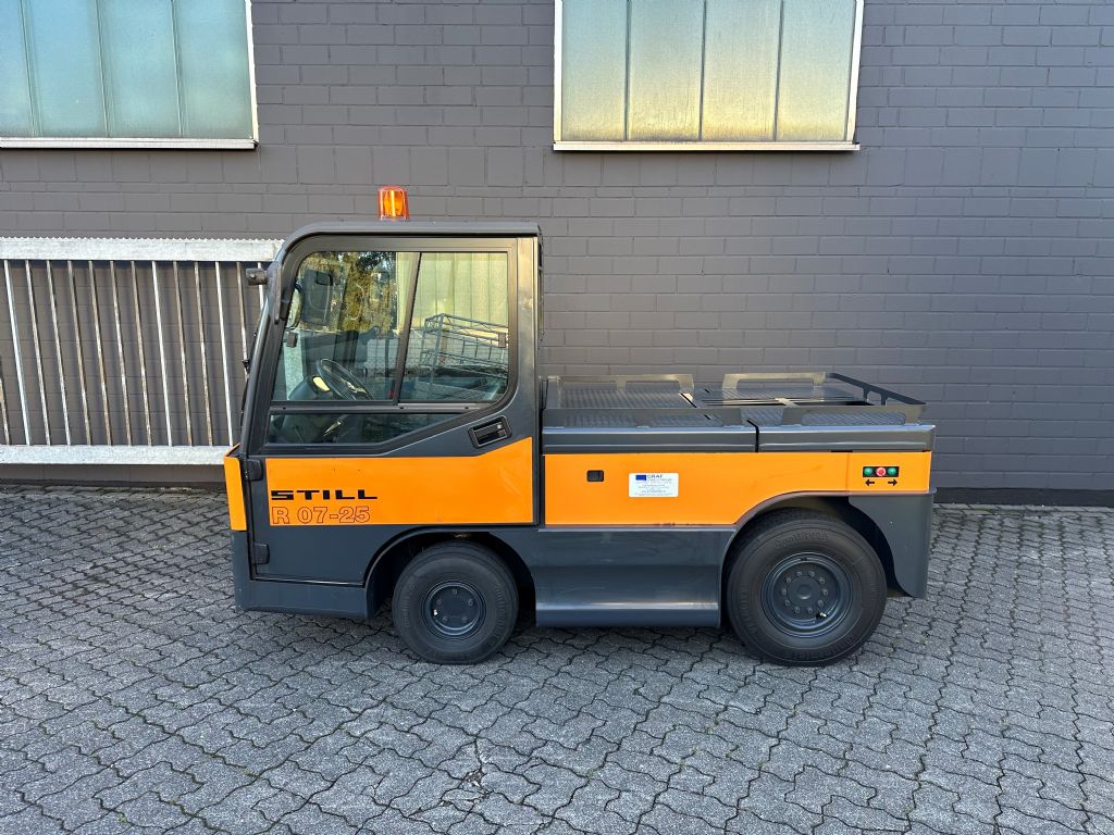 Still R 07-25 Schlepper www.graf-gabelstapler.de