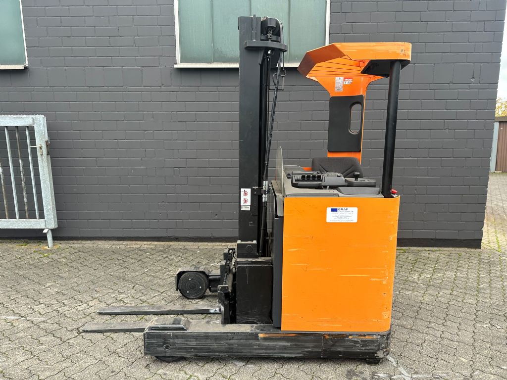 BT RRE140M Schubmaststapler www.graf-gabelstapler.de