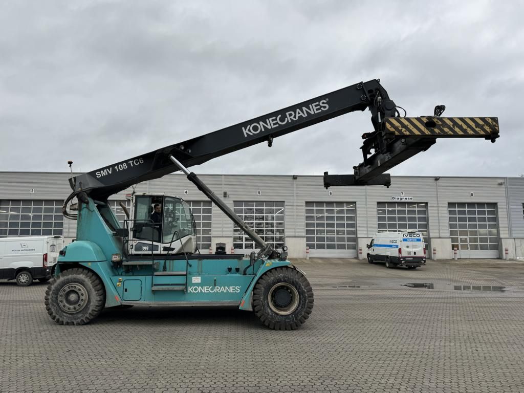 SMV-SC108TC6-Leercontainer Reachstacker