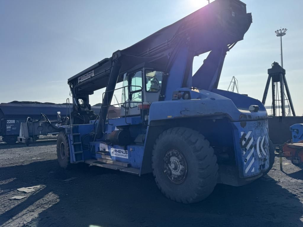 Kalmar-DRF450-60S5K-Vollcontainer Reachstacker