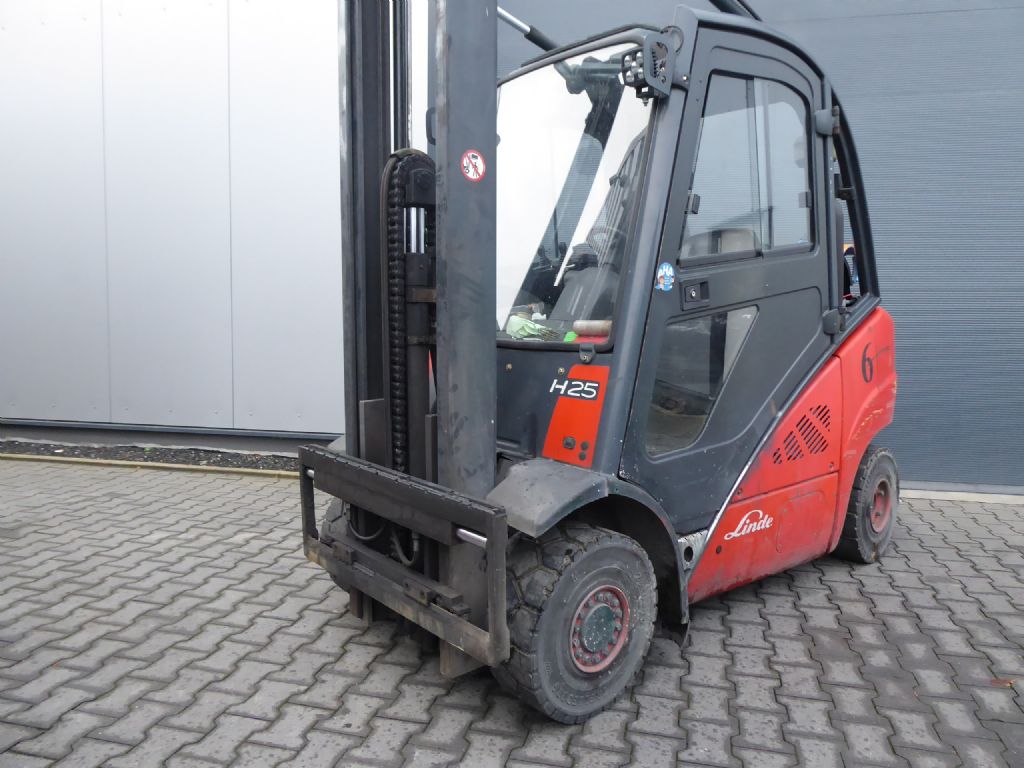 Linde H25T-01 Treibgasstapler www.sks-stapler.at