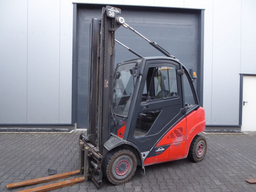 Linde H25D-02 Dieselstapler www.sks-stapler.at