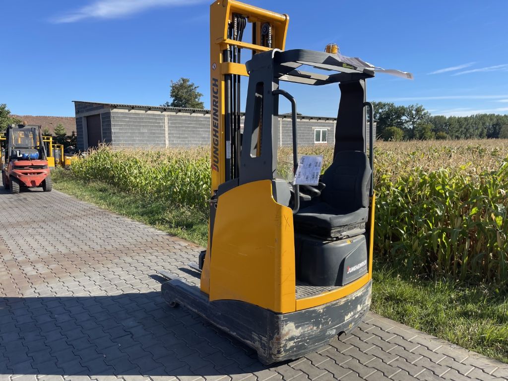 SUPERLIFT | Buying used Jungheinrich ETV112 Reach Truck | Purchase ...