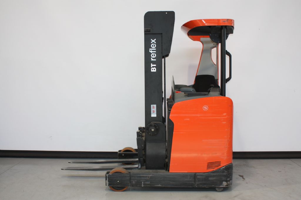 Toyota RRE140H Schubmaststapler loeffler-gabelstapler.de