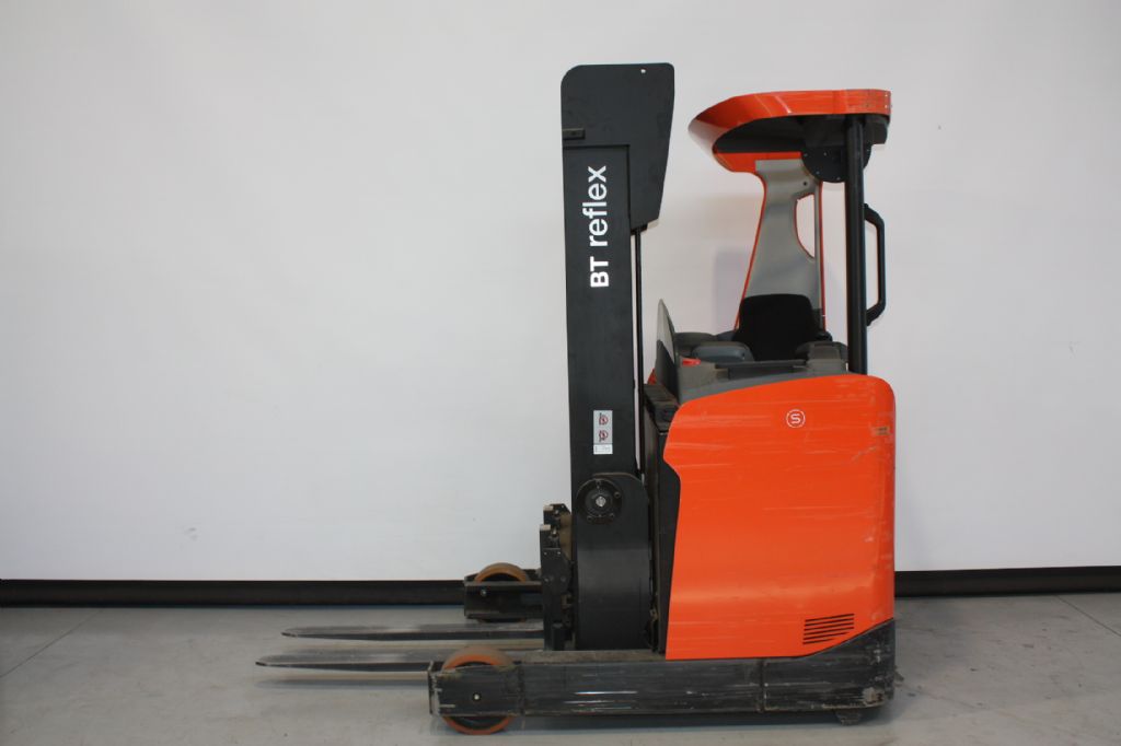 Toyota RRE140H Schubmaststapler loeffler-gabelstapler.de