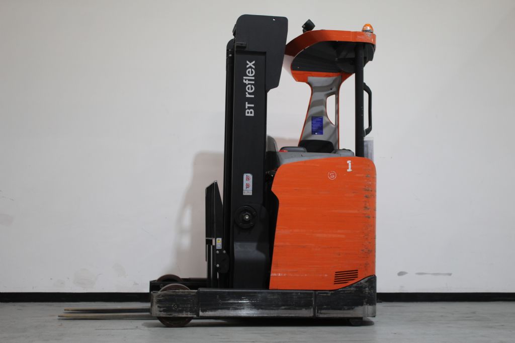 Toyota RRE140H Schubmaststapler loeffler-gabelstapler.de