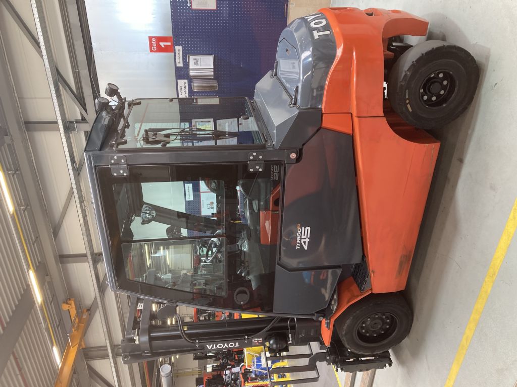 Toyota 8FBMT45 Elektro 4 Rad-Stapler loeffler-gabelstapler.de