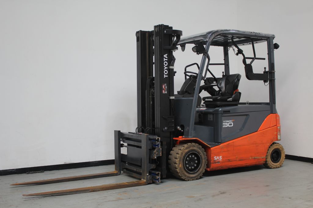 Toyota 8FBMT30 Elektro 4 Rad-Stapler loeffler-gabelstapler.de