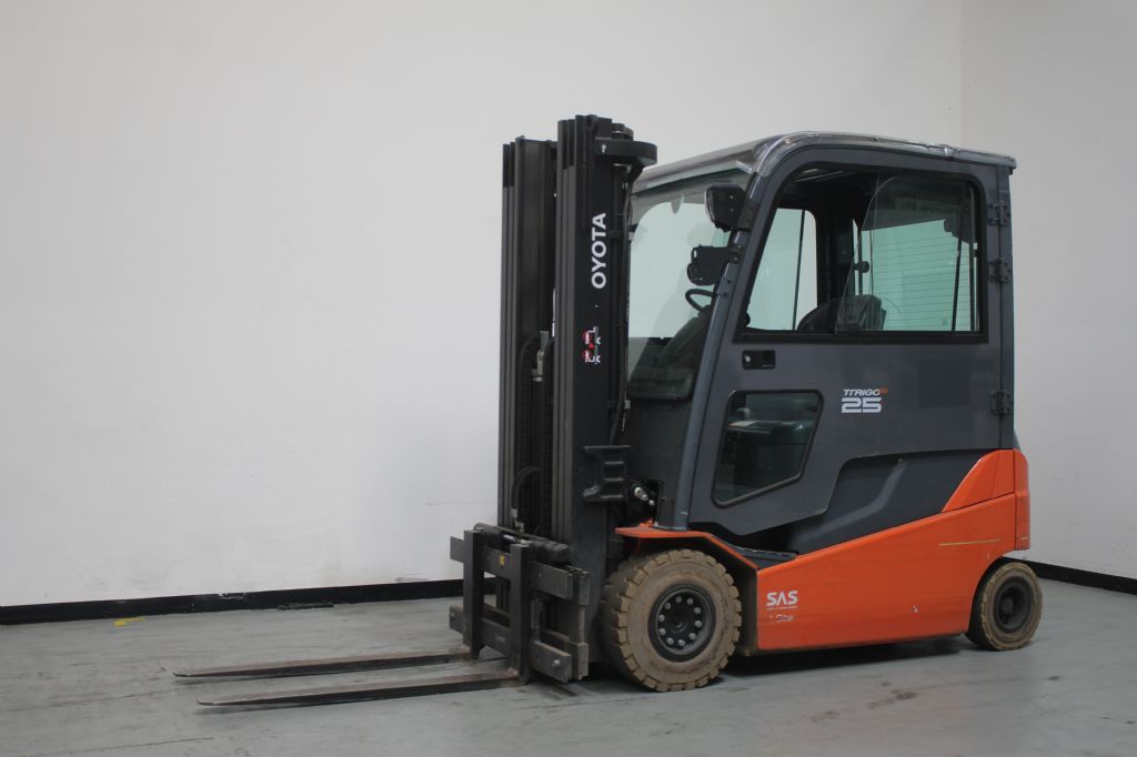 Toyota 8FBMT25 Elektro 4 Rad-Stapler loeffler-gabelstapler.de