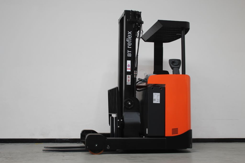 Toyota RRE120B Schubmaststapler loeffler-gabelstapler.de