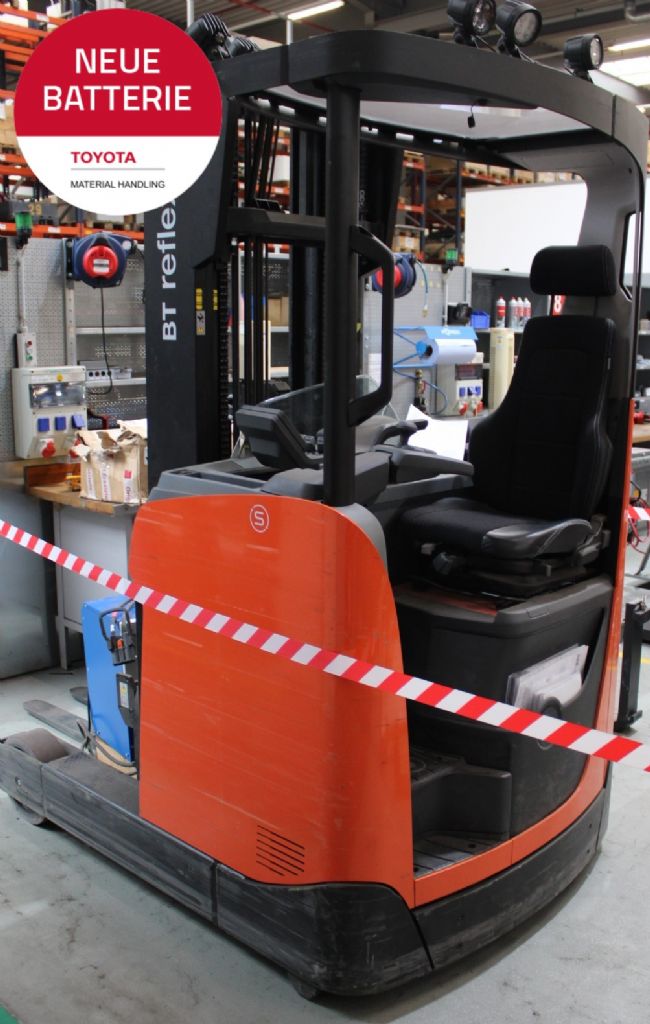 Toyota RRE140H Schubmaststapler loeffler-gabelstapler.de